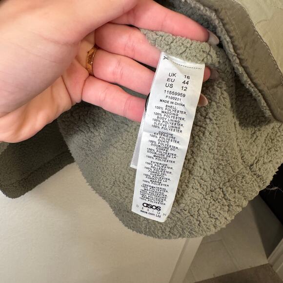 ASOS Olive Green Quilted Puffer Jacket - Picture 8 of 11